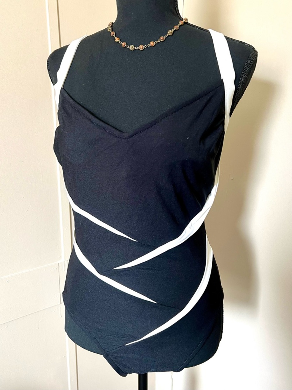 Carol Wior Black White Slimming One Piece Swimsuit Size 12 Tummy Control - Picture 3 of 6